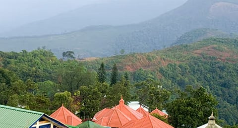 Ponmudi : മാനം തെളിഞ്ഞു : പൊന്മുടി ഇന്ന് തുറക്കും..
