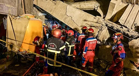 Building Collapse : ഇന്തോനേഷ്യയിൽ മദ്രസ കെട്ടിടം തകർന്ന് വീണു : വിദ്യാർത്ഥിക്ക് ദാരുണാന്ത്യം, 65 പേർ മണ്ണിനടിയിൽ, രക്ഷാ പ്രവർത്തനം പുരോഗമിക്കുന്നു 