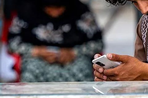Taliban : 'അധാർമ്മികം', താലിബാൻ ഇൻ്റർനെറ്റ് വിച്ഛേദിച്ചു : അഫ്ഗാനിസ്ഥാനിൽ ടെലികോം സേവനങ്ങൾ തടസപ്പെട്ടു, സമ്പൂർണ്ണ ബ്ലാക്ക്‌ഔട്ട്, വിമാന സർവ്വീസുകൾ താറുമാറായി