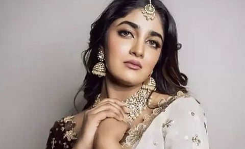 FIR : വീട്ടു ജോലിക്കാരിയെ ഉപദ്രവിച്ചു : തെലുങ്ക് നടിക്കും ഭർത്താവിനുമെതിരെ ഹൈദരാബാദ് പോലീസ് കേസെടുത്തു