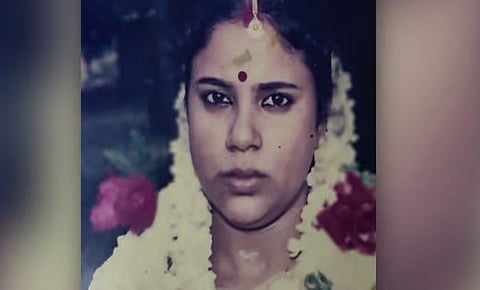 Dead: മണ്ണെണ്ണ ഒഴിച്ച് തീ കൊളുത്തിയ ലക്ഷണം : വാൽപ്പാറയിൽ സ്ത്രീ മരിച്ച നിലയിൽ, അന്വേഷണം 