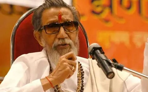 Sena : 'വിരലടയാളം എടുക്കാനായി ബാൽ താക്കറെയുടെ മൃതദേഹം ഒരു ദിവസത്തേക്ക് സൂക്ഷിച്ചു' : ശിവസേനയിൽ വിവാദം കത്തി പുകയുന്നു