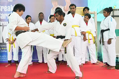കരാട്ടെയുടെ ആദ്യമുറകളില്‍ ആത്മവിശ്വാസത്തോടെ ഭിന്നശേഷിക്കാര്‍; പ്രചോദനമായി കാന്‍ചോ മസായോ കൊഹാമ

