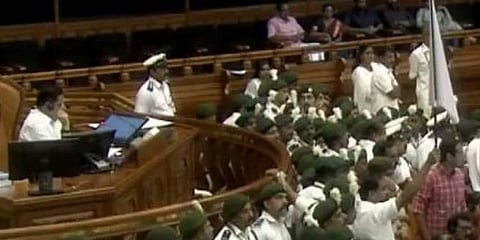 Kerala Assembly : നിയമസഭയിലെ സംഘർഷം : വാച്ച് ആൻഡ് വാർഡിനെ മർദ്ദിച്ച സംഭവത്തിൽ 3 പ്രതിപക്ഷ MLAമാർക്ക് സസ്‌പെൻഷൻ