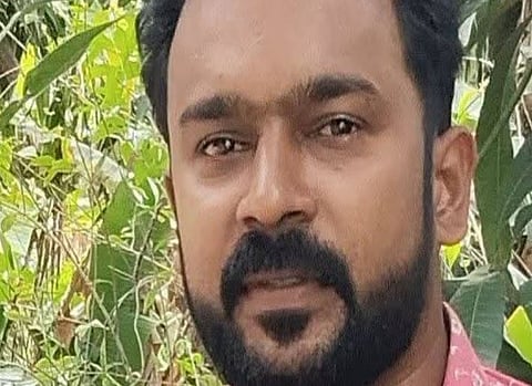 DYFI : ഫേസ്ബുക്കിലെ കമൻ്റിനെച്ചൊല്ലി തർക്കം : യുവാവിനെ DYFI നേതാക്കൾ ആക്രമിച്ചെന്ന് പരാതി, വെൻ്റിലേറ്ററിൽ