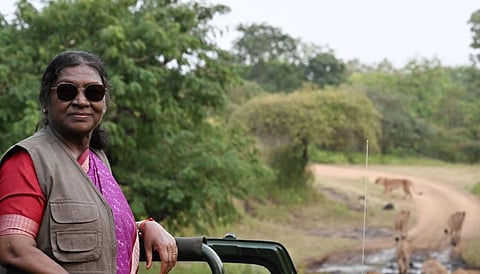Tribal : സാസൻ-ഗിറിൽ ഗോത്ര സിദ്ധി സമൂഹവുമായി സംവദിച്ച് രാഷ്ട്രപതി