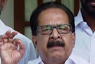 Shafi Parambil : 'ഒരു വിഭാഗത്തിന് മാത്രം എങ്ങനെ പരിക്കേറ്റു? പോലീസുകാർക്ക് എതിരെ നടപടി വേണം': ഷാഫി പറമ്പിലിന് മർദ്ദനമേറ്റ സംഭവത്തിൽ രമേശ് ചെന്നിത്തല