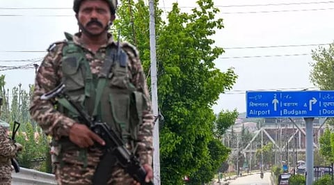 Army : ജമ്മു - കശ്മീരിലെ രജൗരിയിലെ പ്രവർത്തന തയ്യാറെടുപ്പ് അവലോകനം ചെയ്ത് കരസേനാ കമാൻഡർ