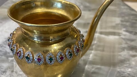 Gold-plated urn