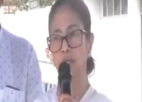Gangrape : ദുർഗാപൂർ കൂട്ട ബലാത്സംഗ കേസ് : ' രാത്രി 12:30 ന് പുറത്തു പോയി' എന്ന പരാമർശത്തിൽ മമതയെ രൂക്ഷമായി വിമർശിച്ച് രാഷ്ട്രീയ പാർട്ടികൾ