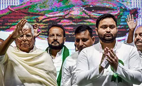 Bihar Elections : ബിഹാർ തിരഞ്ഞെടുപ്പിന് ക്ഷണികമായ സമയം മാത്രം ബാക്കി : ലാലു പ്രസാദ് യാദവിനും കുടുബത്തിനും കനത്ത തിരിച്ചടിയുമായി ഡൽഹി കോടതി