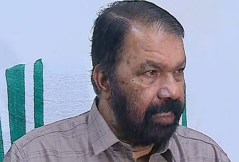 Hijab : 'പഠനം നിഷേധിക്കാൻ ആർക്കും അവകാശമില്ല, സ്‌കൂൾ തലത്തിൽ സമവായം ഉണ്ടെങ്കിൽ നല്ലത്, അത് അവിടെ തീരട്ടെ': ഹിജാബ് വിവാദത്തിൽ മന്ത്രി V ശിവൻകുട്ടി