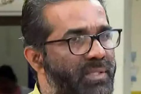 H Salam : 'പാർട്ടിക്കുള്ളിൽ പറയേണ്ട കാര്യം അവിടെ പറയുക, പാർട്ടിയിൽ നിൽക്കുമ്പോൾ പാർട്ടിക്കെതിരെ പറയരുത്': G സുധാകരനെതിരെ H സലാം MLA 