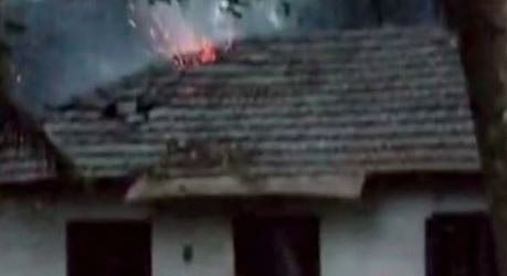 Fire : അനധികൃതമായി പടക്കം സൂക്ഷിച്ചു : പാലക്കാട് വീടിന് തീ പിടിച്ചു, തമിഴ്‌നാട് സ്വദേശി പൊള്ളലേറ്റ് ആശുപത്രിയിൽ