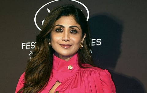 Shilpa Shetty : വിദേശ യാത്രയ്ക്ക് അനുമതി തേടി ഹൈക്കോടതിയിൽ സമർപ്പിച്ച ഹർജി നടി ശിൽപ ഷെട്ടി പിൻവലിച്ചു