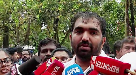 Chandy Oommen : 'പിതാവിൻ്റെ ഓർമ്മ ദിവസം എന്നെ അപമാനിക്കുന്ന രീതിയിൽ യൂത്ത് കോൺഗ്രസ് സ്ഥാനത്ത് നിന്ന് മാറ്റി, ഒന്നും പറയാതെ പാർട്ടി തീരുമാനം അംഗീകരിച്ചു, പറയാനുള്ളത് ഒരു ദിവസം പറയും': ചാണ്ടി ഉമ്മൻ