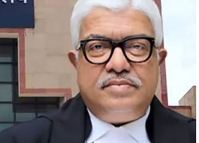 Justice : കേന്ദ്ര സർക്കാർ ആവശ്യപ്പെട്ടു : ജസ്റ്റിസ് അതുൽ ശ്രീധരനെ സ്ഥലം മാറ്റാനുള്ള നിർദ്ദേശം പരിഷ്‌കരിച്ച് സുപ്രീം കോടതി കൊളീജിയം, വിവാദം