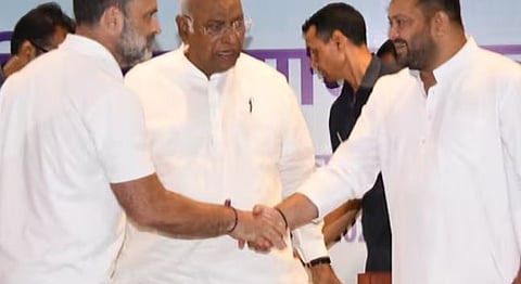 പരസ്പരമുള്ള പോരിൽ നിന്ന് പിന്മാറാതെ മഹാസഖ്യത്തിലെ കക്ഷികൾ: ബീഹാറിൽ നാമനിർദേശ പത്രിക പിൻവലിക്കാനുള്ള അവസാന ദിനം ഇന്ന് | Bihar