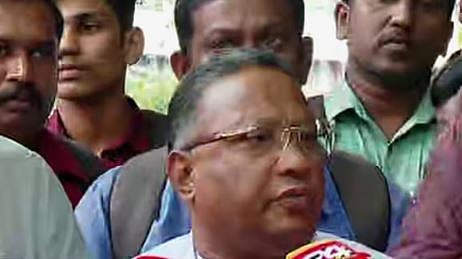 സർക്കാർ മെഡിക്കൽ കോളേജുകളിലെ ഹൃദയ ശസ്ത്രക്രിയ ഉപകരണ പ്രതിസന്ധിക്ക് താൽക്കാലിക പരിഹാരം : കുടിശ്ശിക തീർക്കാൻ 10 ദിവസം കൂടി അനുവദിച്ച് വിതരണക്കാർ | Heart surgery