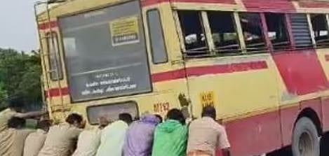 ഡീസൽ തീർന്നു: KSRTC ബസ് വഴിയിലായി, ആലപ്പുഴയിൽ ദേശീയ പാതയിൽ 2 മണിക്കൂറോളം ഗതാഗത സ്തംഭനം | Traffic jam