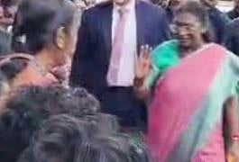 കാത്തു നിന്ന കുട്ടികൾക്ക് അരികിലേക്ക് വാഹനം നിർത്തി ഇറങ്ങി രാഷ്ട്രപതി : സ്‌കൂളിൽ കൃഷി ചെയ്‌ത ചെണ്ടുമല്ലി പൂക്കൾ സ്നേഹോപഹാരം | President