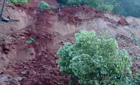 അടിമാലിയിലെ മണ്ണിടിച്ചിൽ: ദേശീയപാത നിർമ്മാണത്തിനായി അശാസ്ത്രീയമായി മണ്ണെടുത്തുവെന്ന് നാട്ടുകാർ | Landslide