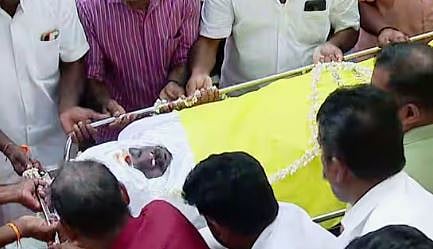 അടിമാലി മണ്ണിടിച്ചിൽ ദുരന്തം: ബിജുവിന് കണ്ണീരോടെ വിട; അവസാനമായി ഒരു നോക്ക് കാണാൻ എത്തിയത് വൻ ജനാവലി | Landslide