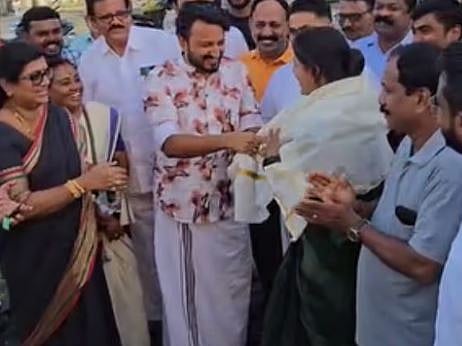 രാഹുൽ മാങ്കൂട്ടത്തിൽ MLAയോടൊപ്പം വേദി പങ്കിട്ടു: പാലക്കാട് BJP ചെയർപേഴ്സൺ വെട്ടിലായി, നടപടി ഇന്ന് | BJP