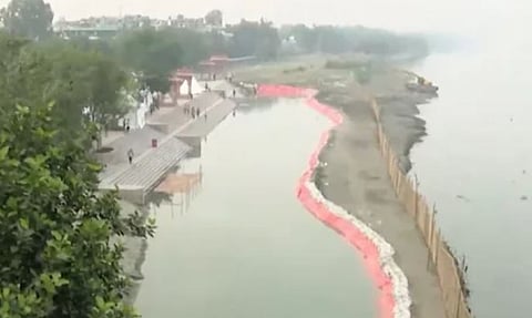 ഛത്ത് പൂജയ്ക്ക് 'വ്യാജ യമുന' നിർമിച്ചെന്ന് ആരോപണം: BJPക്കെതിരെ AAP; വീഡിയോ പുറത്തു വിട്ടു | Yamuna