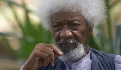 നൊബേൽ ജേതാവ് വൊലേ സോയിങ്കയുടെ US വിസ റദ്ദാക്കി: കാരണം ട്രംപിനെതിരായ പരാമർശമോ ? | Wole Soyinka