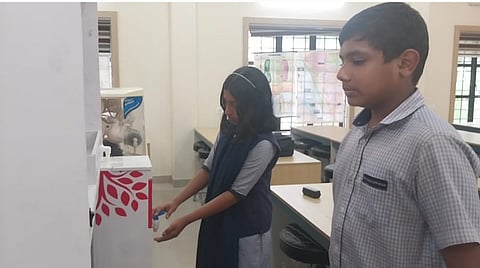 ശാസ്ത്രലോകത്ത് താരങ്ങളായി ചാലിയപ്പുറം സ്കൂളിലെ വിദ്യാർത്ഥികൾ; അന്തരീക്ഷ ജല ജനറേറ്റർ (AWG) നിർമ്മിച്ച് ഹീന ഫാത്തിമയും മുഹമ്മദ് ആദിലും