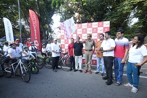 'പെഡൽ ഫോർ ഫാസ്റ്റ്': ലോക സ്ട്രോക്ക് ദിനത്തോടനുബന്ധിച്ച് സൈക്ലത്തോൺ സംഘടിപ്പിച്ച് കിംസ്ഹെൽത്ത് | KimsHealth

