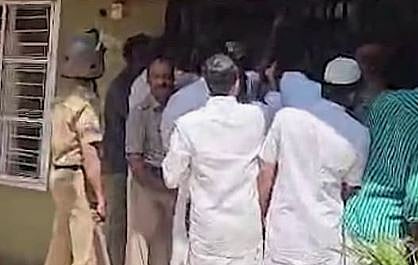 പേരാമ്പ്ര സ്റ്റേഷനിൽ വാക്കേറ്റവും കയ്യാങ്കളിയും: ജില്ലാ പഞ്ചായത്തംഗം ഉൾപ്പെടെ രണ്ട് UDF നേതാക്കൾ കസ്റ്റഡിയിൽ, 2 പോലീസുകാർക്ക് പരിക്ക് | UDF