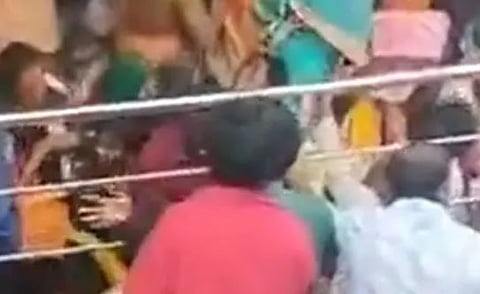 ആന്ധ്രാപ്രദേശിലെ ക്ഷേത്രത്തിലെ തിക്കിലും തിരക്കിലും പെട്ട് 9 പേർക്ക് ദാരുണാന്ത്യം: മരണ സംഖ്യ ഉയർന്നേക്കും | Stampede