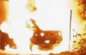 തൃശൂരിൽ സ്വകാര്യ ഫിനാൻസ് മാനേജരുടെ കാർ കത്തിച്ചു: ചില്ലുകൾ തകർക്കാൻ ശ്രമിച്ചതിൻ്റെ പാടുകൾ | Car