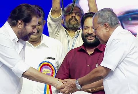 'അതിദാരിദ്ര്യ നിർമാർജനം എന്ന പേരിൽ ജനങ്ങളെ കബളിപ്പിക്കാനുള്ള പബ്ലിസിറ്റി സ്റ്റണ്ട്, ഒരു ഏജൻസികളും സർട്ടിഫൈ ചെയ്തിട്ടില്ല': രമേശ് ചെന്നിത്തല | Poverty