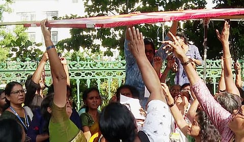 ആശാ വർക്കർമാർക്ക് ആശ്വാസം: ഓണറേറിയം 8,000 രൂപയായി വർദ്ധിപ്പിച്ചുള്ള ഉത്തരവിറങ്ങി | ASHA workers