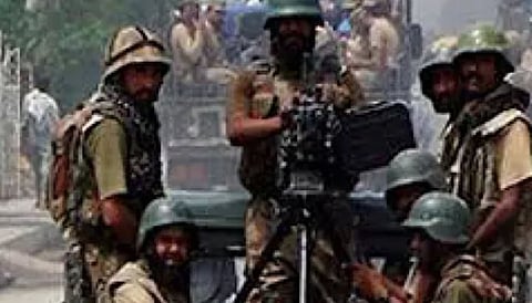 ബലൂചിസ്ഥാനിൽ പാക് സൈന്യത്തിൻ്റെ ക്രൂരത : അമ്മയെയും മകളെയും തട്ടിക്കൊണ്ട് പോയി ക്രൂരമായി പീഡിപ്പിച്ച് ഉപേക്ഷിച്ചു, യുവതി മരിച്ചു; വ്യാപക പ്രതിഷേധം | Pakistan Army