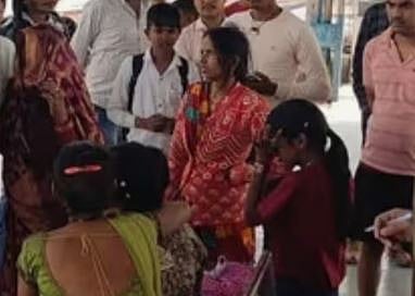 ഉത്തർപ്രദേശിൽ ട്രെയിൻ ഇടിച്ച് 3 പേർ മരിച്ചു: റെയിൽവേ പാളം മുറിച്ചു കടക്കുന്നതിനിടെ അപകടം | Train