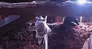 കോതമംഗലത്ത് മധ്യവയസ്കനെ വീടിനുള്ളിൽ മരിച്ച നിലയിൽ കണ്ടെത്തി: മൃതദേഹം അഴുകിയ നിലയിൽ | Body