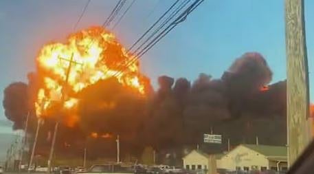 കെൻ്റക്കി വിമാനാപകടം: മരണം നാലായി; UPS കാർഗോ വിമാനം തകർന്നത് ടേക്ക് ഓഫിന് പിന്നാലെ | US