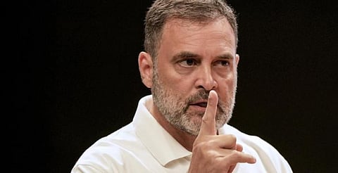 'ഹരിയാനയിൽ 5,21,619 ഡ്യൂപ്ലിക്കേറ്റ് വോട്ടർമാർ, 25 ലക്ഷം വോട്ട് കവർന്നു, ഒരേ ഫോട്ടോ ഉപയോഗിച്ച് വോട്ട് ചെയ്തത് 1,24,177 പേർ, EC നീതി യുക്തമായ തിരഞ്ഞെടുപ്പ് ആഗ്രഹിക്കുന്നില്ല, ഹരിയാനയിൽ തിരഞ്ഞെടുപ്പല്ല മോഷണമാണ് നടന്നത്': കേരള BJP നേതാവിൻ്റെ വീഡിയോ പ്രദർശിപ്പിച്ച് രാഹുൽ ഗാന്ധി | BJP