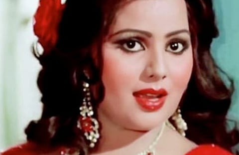 പ്രമുഖ നടിയും ​ഗായികയുമായ സുലക്ഷണ പണ്ഡിറ്റ് അന്തരിച്ചു | Sulakshana Pandit