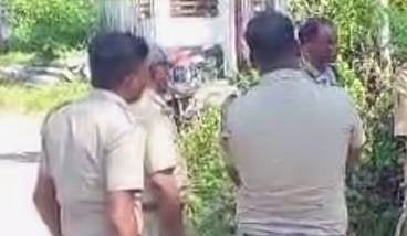 കളക്ഷൻ ഏജൻ്റിനെ പിന്തുടർന്ന് പെപ്പർ സ്പ്രേ അടിച്ചു, 3 ലക്ഷം രൂപ കവർന്നു: പ്രതികൾ കാറിൽ രക്ഷപ്പെട്ടു | Robbed