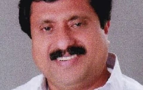 ലൈംഗികാതിക്രമ ആരോപണ വിധേയനായ നേതാവിനെ തിരിച്ചെടുക്കാൻ ശ്രമം: നെയ്യാറ്റിൻകരയിൽ കോൺഗ്രസിൽ പൊട്ടിത്തെറി, പ്രതിഷേധിച്ച് മഹിളാ കോൺഗ്രസ് പ്രവർത്തകർ കൂട്ടത്തോടെ BJPയിൽ ചേർന്നു | Sexual assault