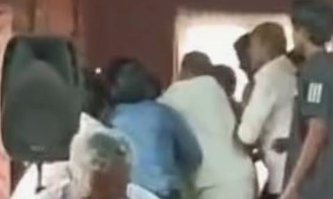 കുറ്റ്യാടിയിൽ അക്യുപങ്ചർ ക്യാമ്പിന് നേരെ ആക്രമണം: യുവതിക്കും സംഘാടകർക്കും പരിക്ക്; പിന്നിൽ മരിച്ച യുവതിയുടെ ബന്ധുക്കളെന്ന് സൂചന | Acupuncture