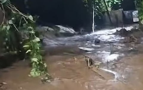 കൊച്ചിയിൽ വൻ ദുരന്തം: തമ്മനത്ത് ജല സംഭരണി തകർന്നു; വീടുകളിൽ വെള്ളം കയറി, കുടിവെള്ള വിതരണം നിലച്ചു | Water reservoir