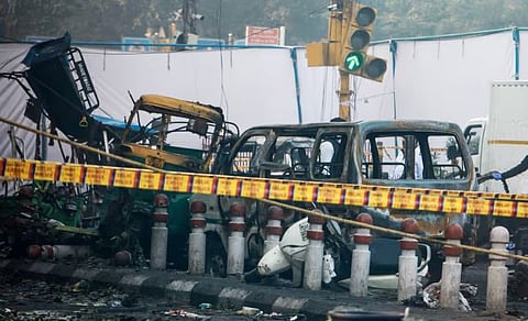 ഡൽഹി സ്ഫോടനം: മരണസംഖ്യ 12 ആയി ഉയർന്നു; ചാവേർ ആക്രമണമെന്ന് സ്ഥിരീകരിച്ചു; അമിത് ഷായുടെ അധ്യക്ഷതയിൽ ഉന്നതതല യോഗം ചേർന്നു, കുറ്റക്കാരെ വെറുതെ വിടില്ലെന്ന് പ്രധാനമന്ത്രിയും പ്രതിരോധ മന്ത്രിയും | Delhi blast