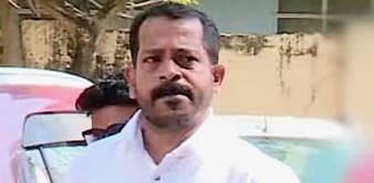 'കൊടി സുനിയെ കണ്ണൂരിലെ ജയിലിലേക്ക് മാറ്റണം': TP വധക്കേസ് പ്രതിയുടെ മാതാവ് ഹൈക്കോടതിയിൽ, സർക്കാരിനോട് വിശദീകരണം തേടി കോടതി | Kodi Suni