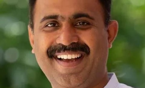 'വാസുവിൽ നിന്ന് വാസവനിലേക്കുള്ള ദൂരം വിദൂരമല്ല, അടുത്ത വിക്കറ്റ് പത്മകുമാറിൻ്റേതാണ്, കേരളത്തിൽ UDF തരംഗം': അബിൻ വർക്കി | UDF